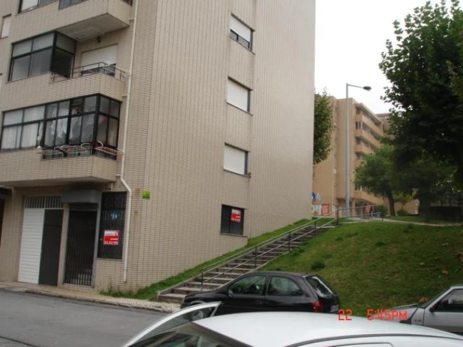 Loja para Arrendamento em Braga (Maximinos, Sé e Cividade) Foto 2