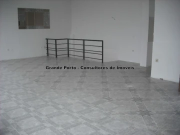 Armazém para Arrendamento em Ermesinde