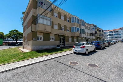 Apartamento T3 para Venda em Massamá e Monte Abraão