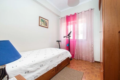 Apartamento T3 para Venda em Massamá e Monte Abraão