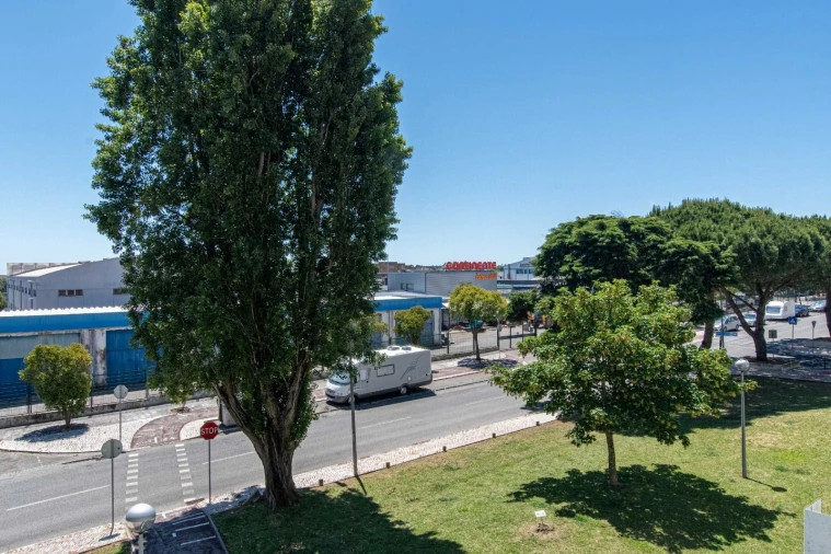 Apartamento T3 para Venda em Massamá e Monte Abraão Foto 15
