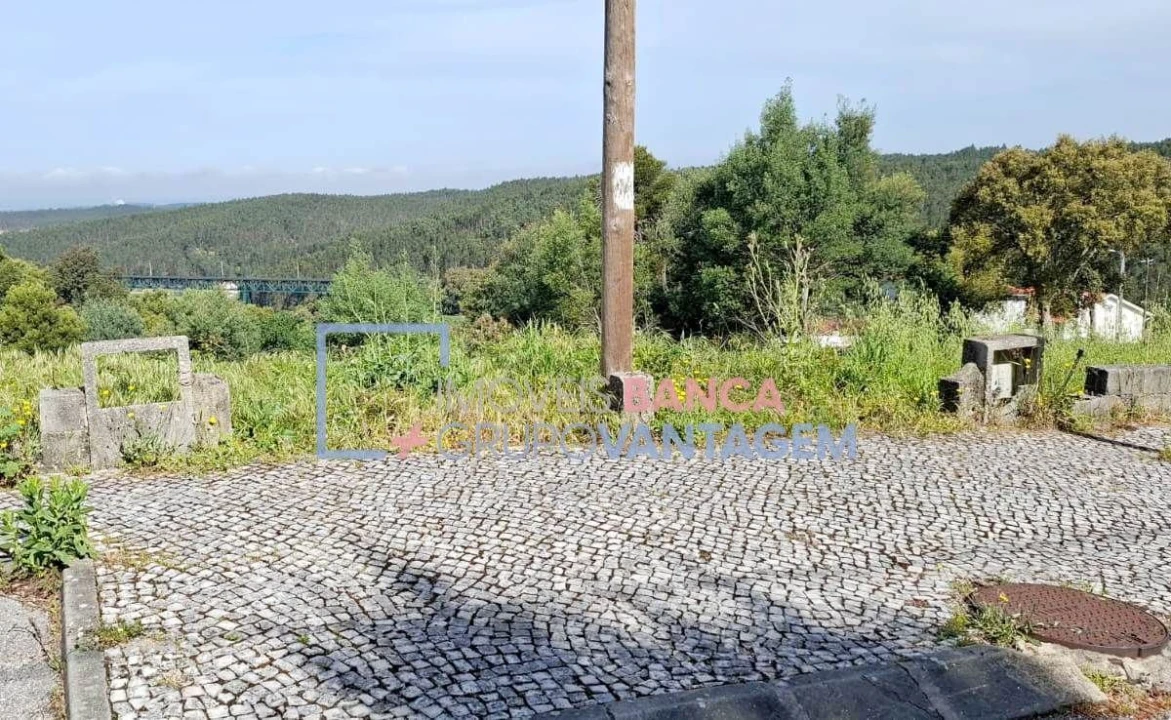 Terreno para Venda em Luso Foto 1
