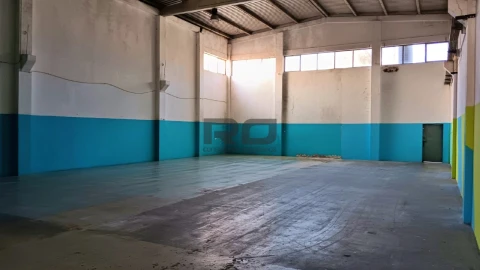 Armazém para Arrendamento em Castêlo da Maia