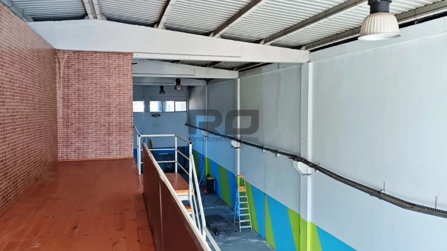 Armazém para Arrendamento em Castêlo da Maia Foto 8