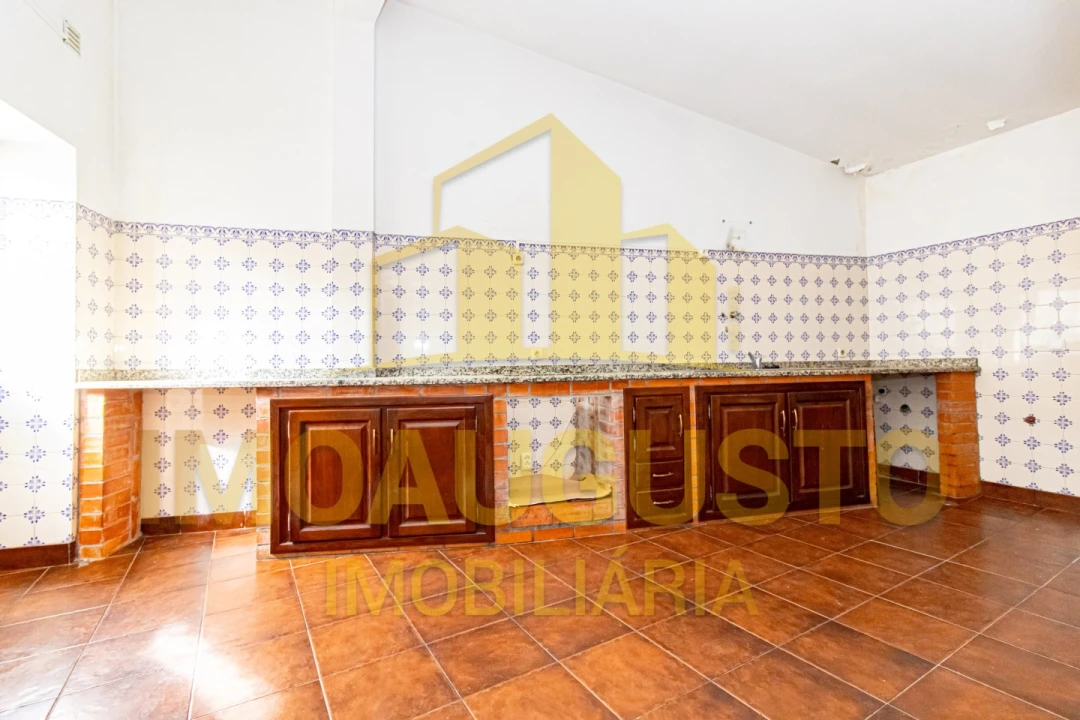 Moradia T6 para Venda em Guarda Foto 5