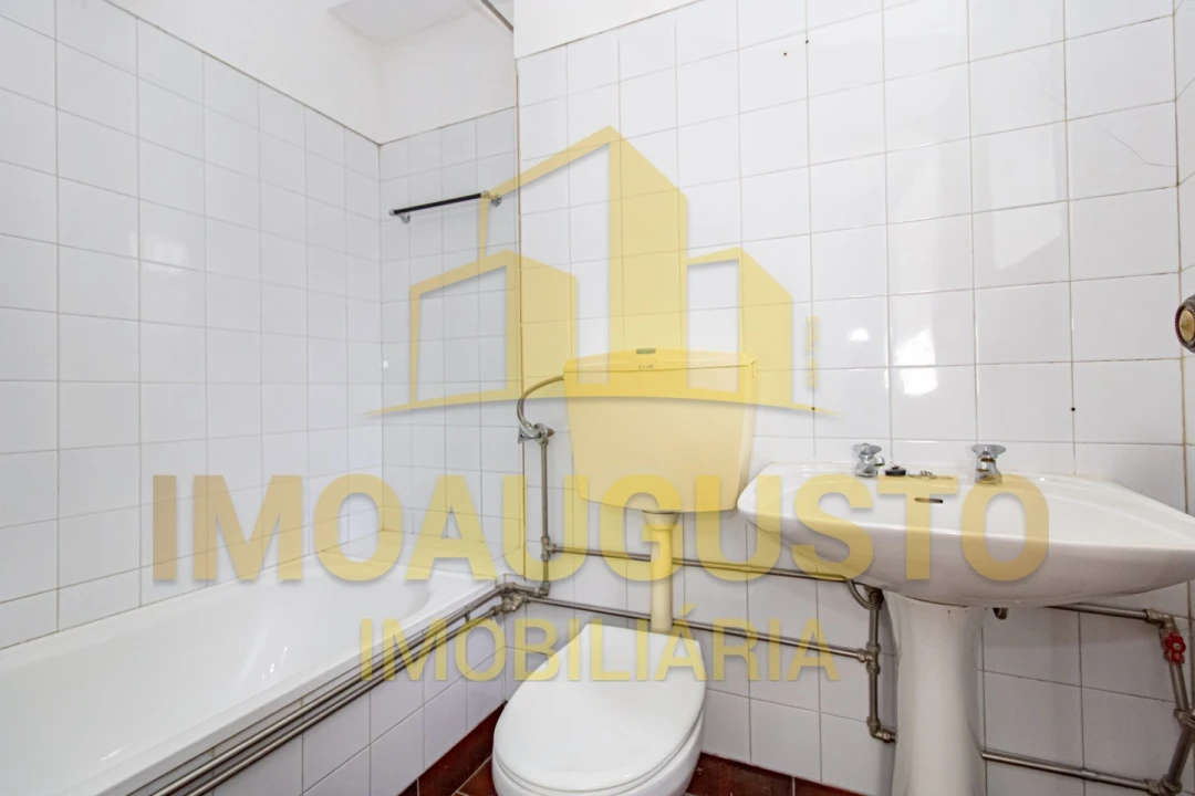 Moradia T6 para Venda em Guarda Foto 11