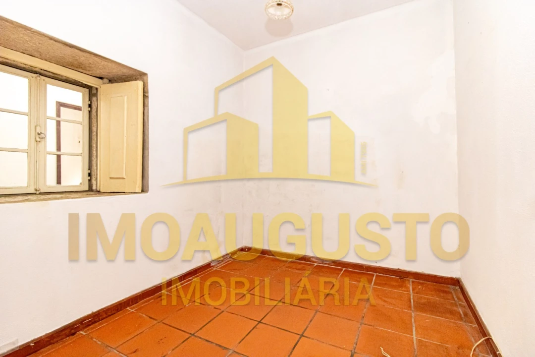 Moradia T6 para Venda em Guarda Foto 12