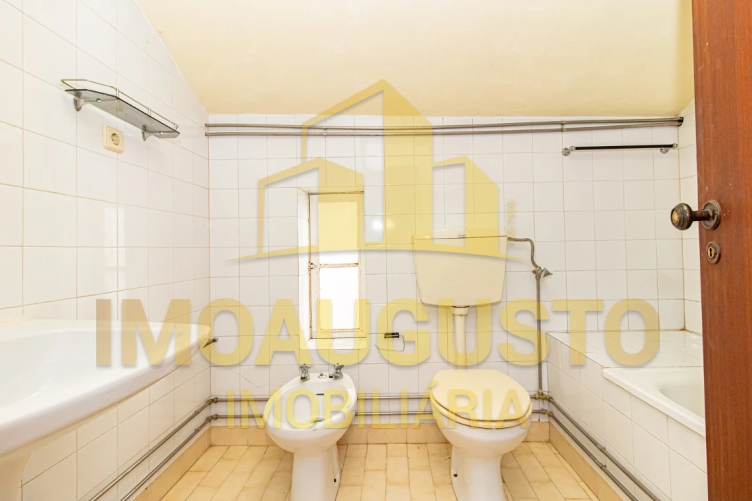 Moradia T6 para Venda em Guarda Foto 30