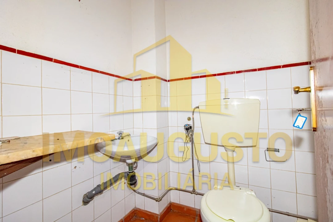 Moradia T6 para Venda em Guarda Foto 40