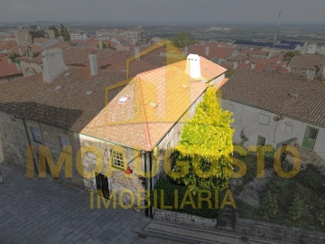 Moradia T6 para Venda em Guarda