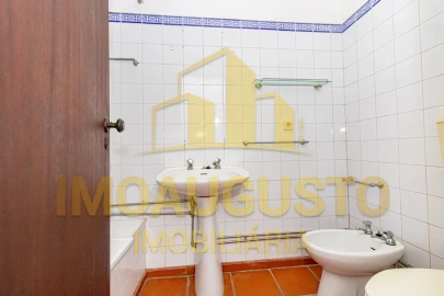 Moradia T6 para Venda em Guarda