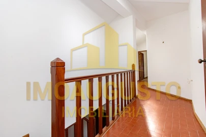 Moradia T6 para Venda em Guarda