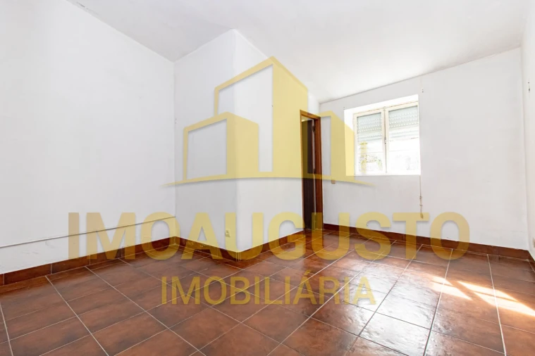 Moradia T6 para Venda em Guarda Foto 10