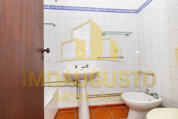 Moradia T6 para Venda em Guarda Foto 14