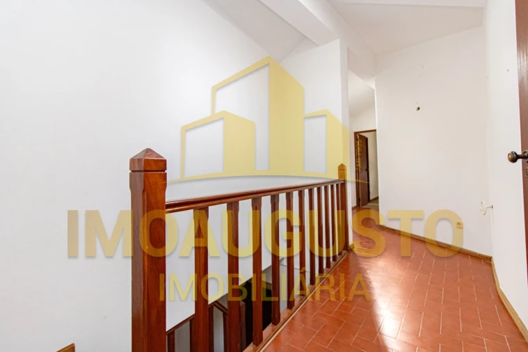 Moradia T6 para Venda em Guarda Foto 26