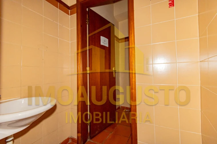 Moradia T6 para Venda em Guarda Foto 36