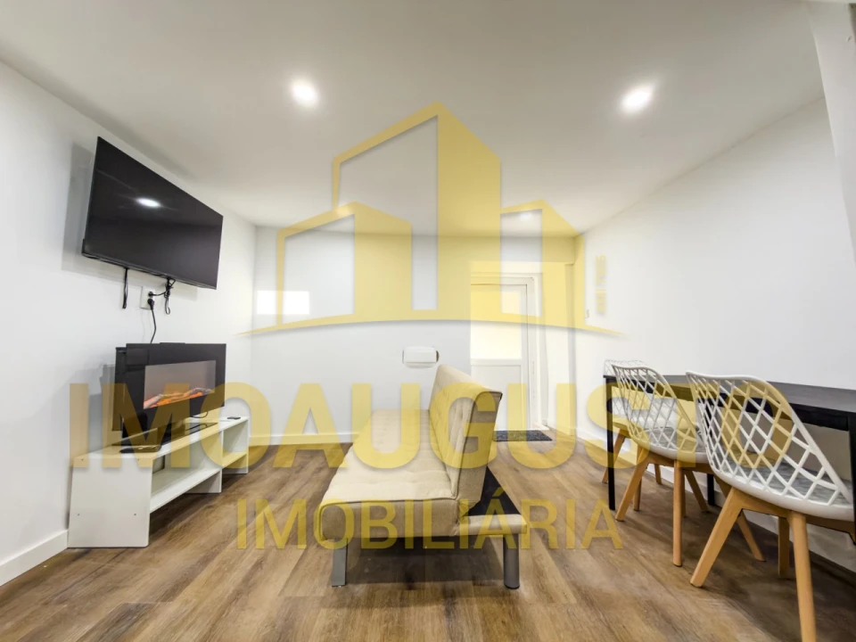 Moradia T2 para Venda em Adão Foto 10