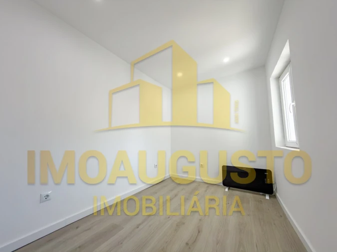 Moradia T2 para Venda em Adão Foto 11
