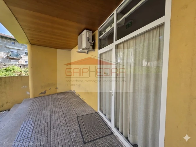 Loja para Arrendamento em Oliveira, São Paio e São Sebastião Foto 4