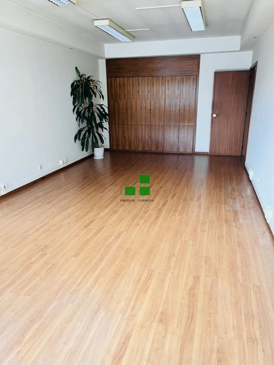 Loja para Arrendamento em Paranhos Foto 4