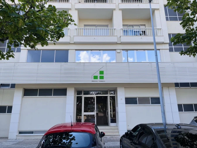Loja para Arrendamento em Paranhos