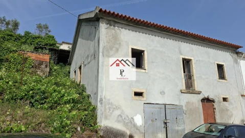 Moradia T2 para Venda em Lamas