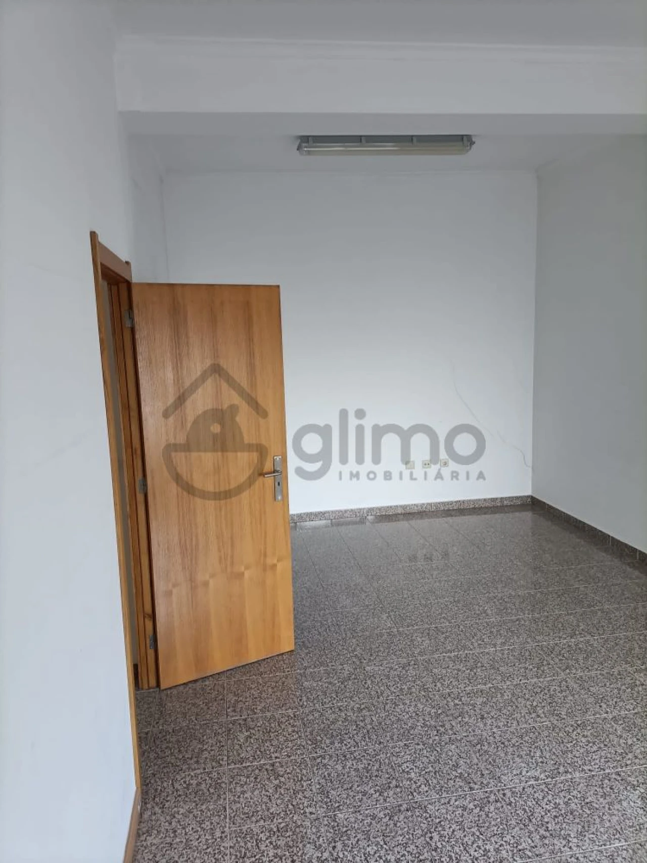 Loja para Arrendamento em Alijo Foto 24