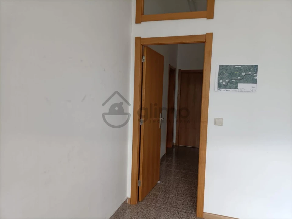 Loja para Arrendamento em Alijo Foto 6