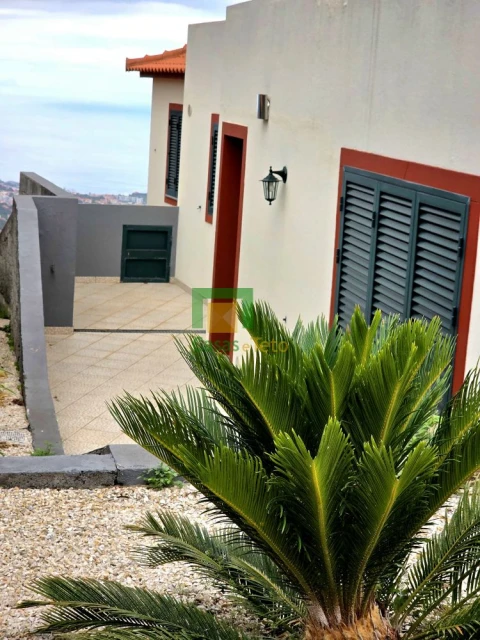 Moradia T3 para Venda em Santo Antonio