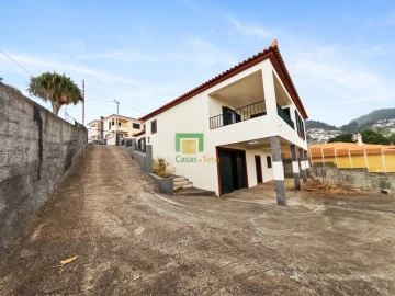 Moradia T3 para Venda em Santo Antonio