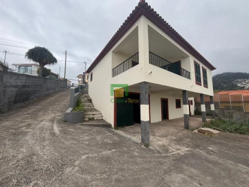 Moradia T3 para Venda em Santo Antonio