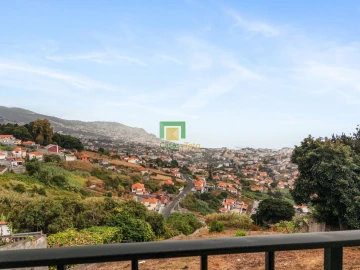 Moradia T3 para Venda em Santo Antonio