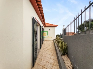 Moradia T3 para Venda em Santo Antonio