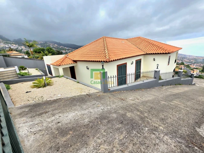 Moradia T3 para Venda em Santo Antonio Foto 5
