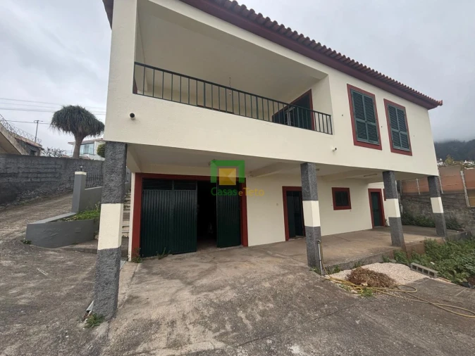 Moradia T3 para Venda em Santo Antonio