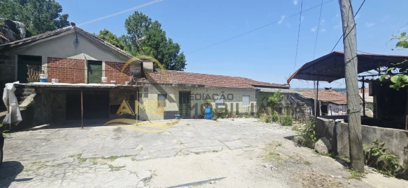Quinta T3 para Venda em Golães