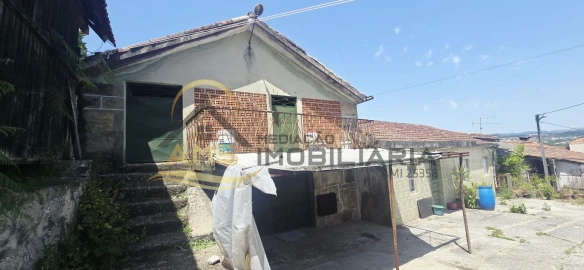 Quinta T3 para Venda em Golães