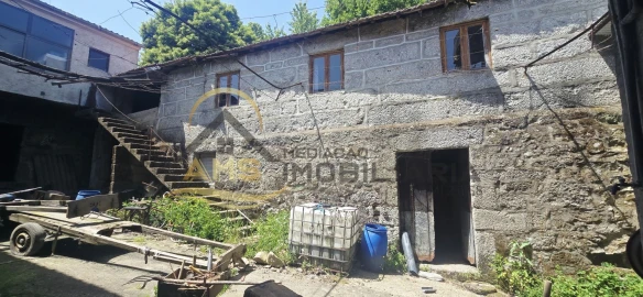 Quinta T3 para Venda em Golães