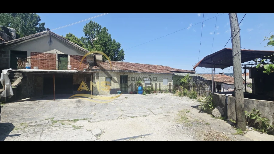 Quinta T3 para Venda em Golães