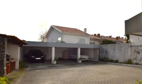 Moradia T6 para Venda em Mafamude e Vilar do Paraíso