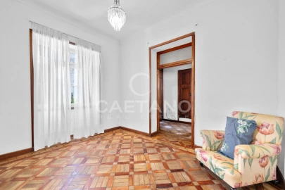Moradia T7 para Venda em Funchal (Santa Maria Maior)
