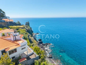 Moradia T7 para Venda em Funchal (Santa Maria Maior)