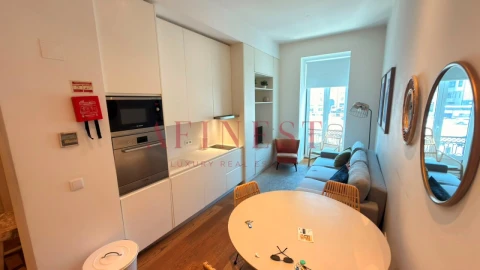 Apartamento T1 para Arrendamento em Santa Maria Maior