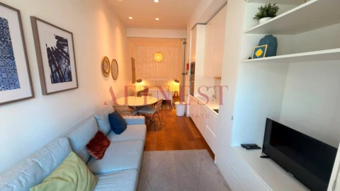 Apartamento T1 para Arrendamento em Santa Maria Maior
