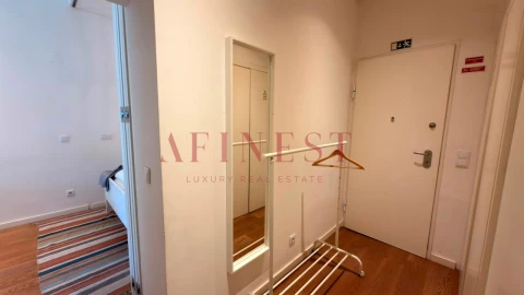 Apartamento T1 para Arrendamento em Santa Maria Maior
