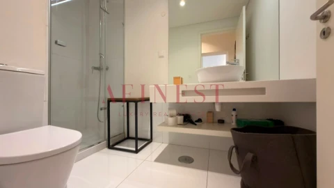 Apartamento T1 para Arrendamento em Santa Maria Maior