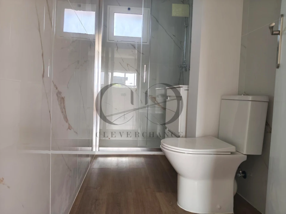 Apartamento T2 para Venda em Ramalde Foto 8