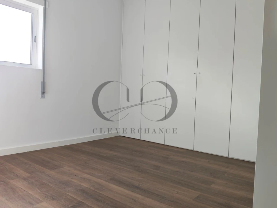 Apartamento T2 para Venda em Ramalde Foto 10