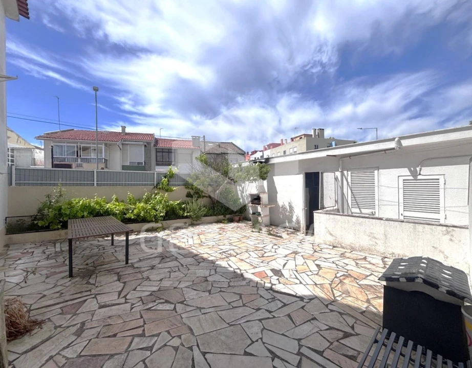 Apartamento T2 para Venda em Algueirão-Mem Martins Foto 3