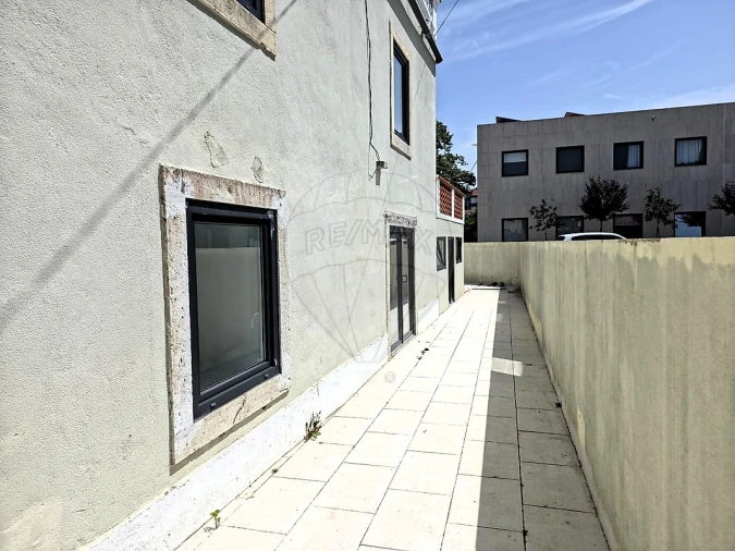 Apartamento T1 para Arrendamento em Queluz e Belas Foto 3